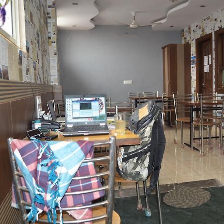 Hotel S B Inn New Delhi Exterior photo